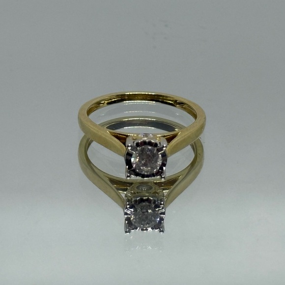 10k Yellow Gold & 1/2 CT Diamond  Solitaire engagement Ring Weight 2.58g - Picture 1 of 3